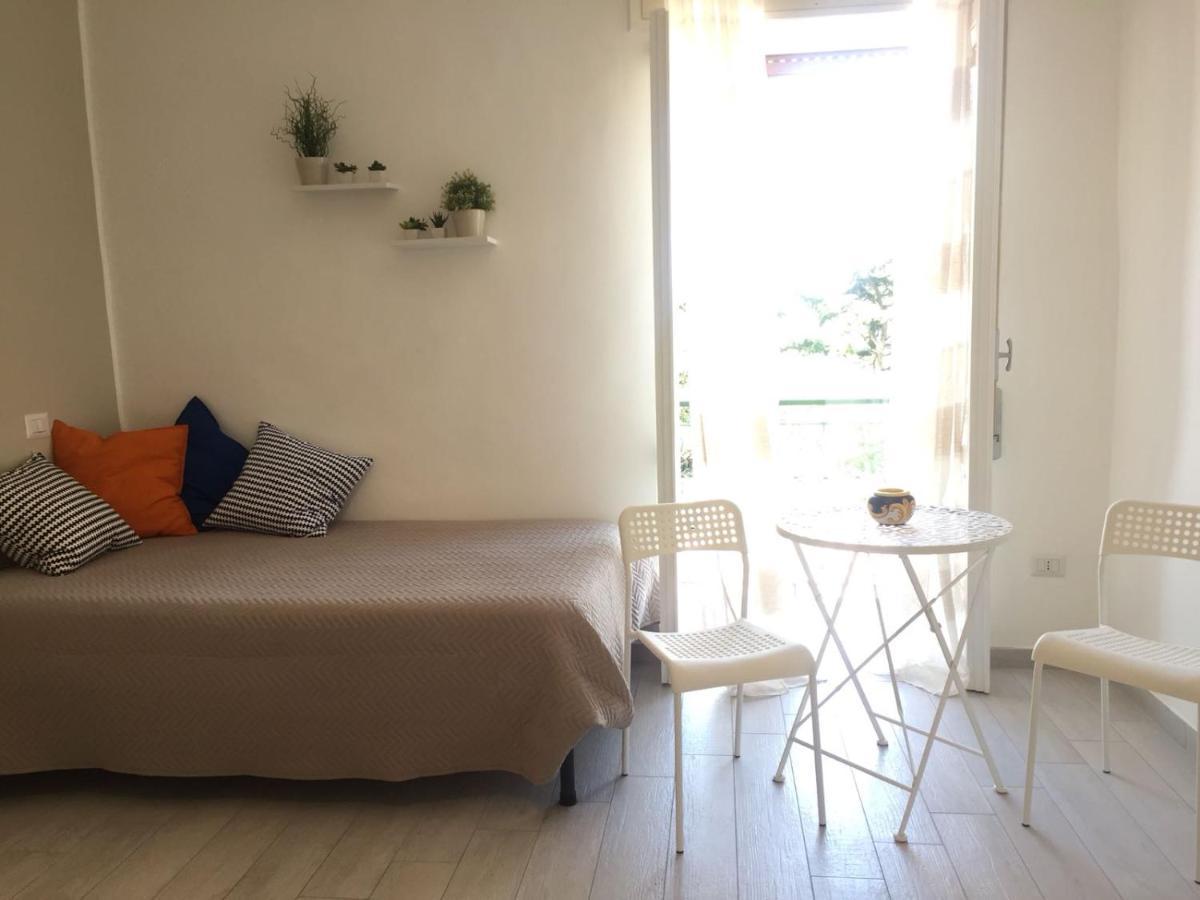B&B Josephine Sea View Кастелламмаре-ди-Стабия Экстерьер фото